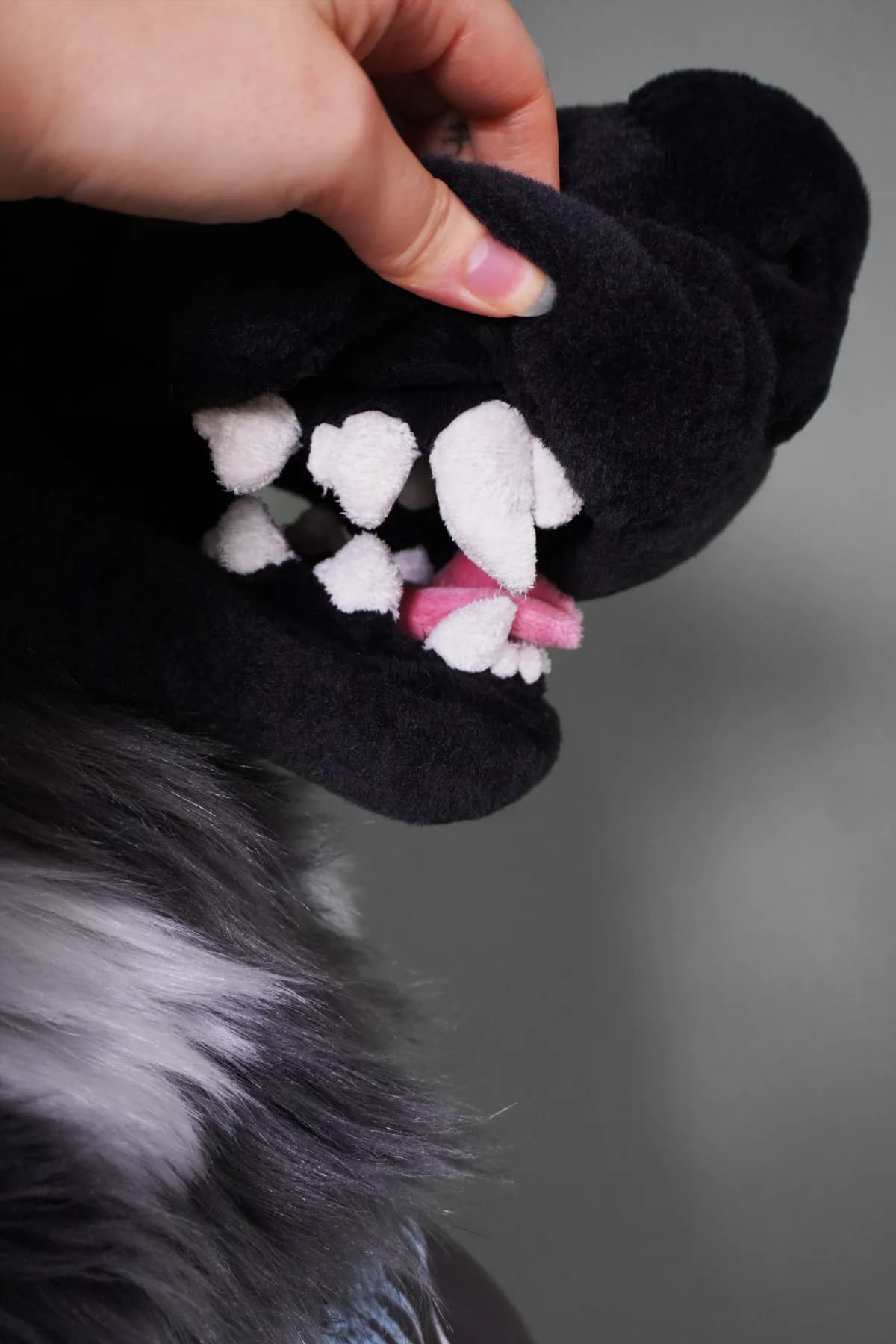 Kuro, a custom fursuit by Chilli Tiger Creations, photo 4 of 15