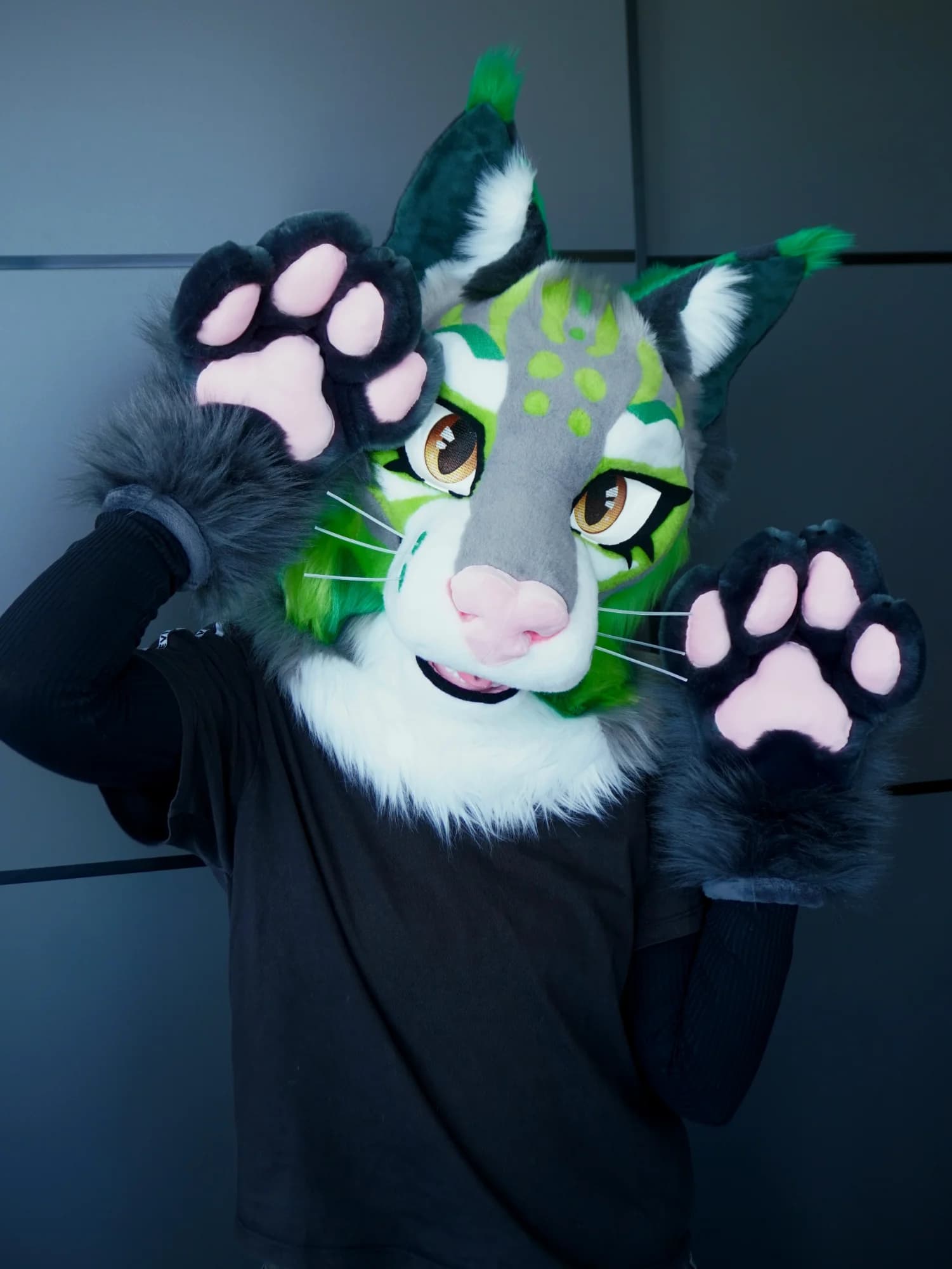 Beleth, a custom fursuit by Chilli Tiger Creations, photo 11 of 13